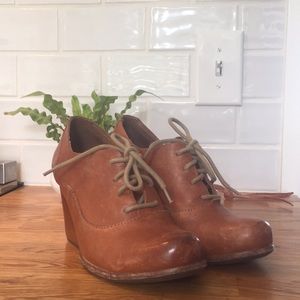 Kork-ease leather wedge lace up heel